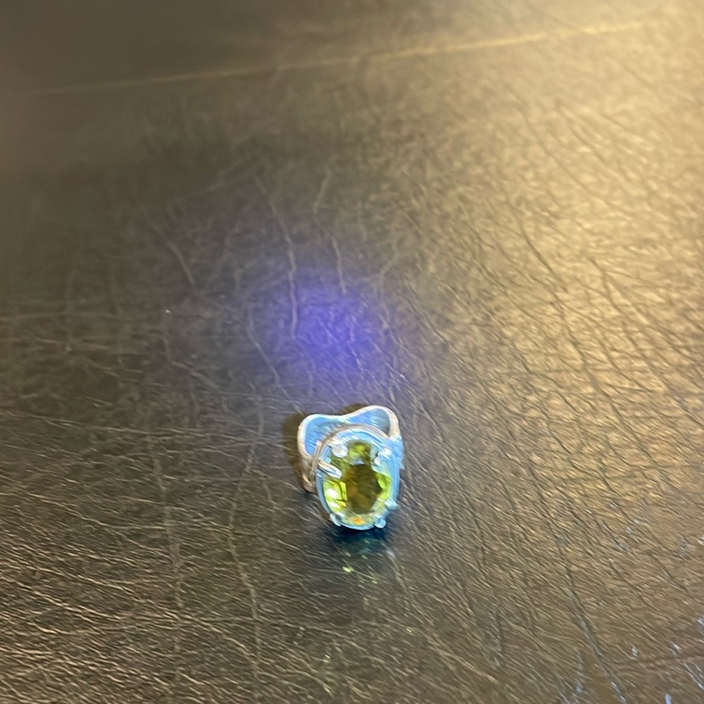 Silpada sterling silver (oxidized for detail) Swarovski Olivine  Crystal Ring